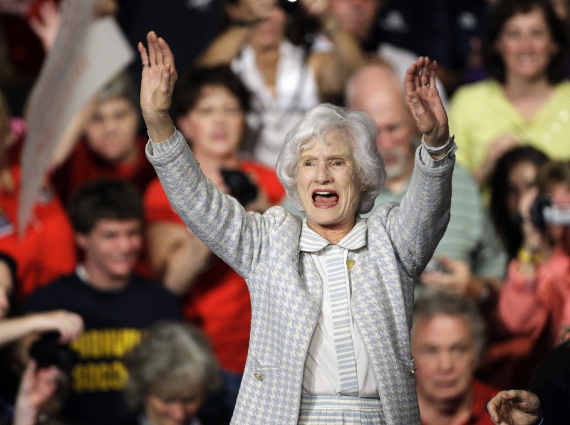 ▲美國已故共和黨聯邦參議員馬侃（John McCain）的母親蘿貝塔（Roberta McCain）12日在華府家中逝世，享嵩壽108歲。（圖／美聯社／達志影像）