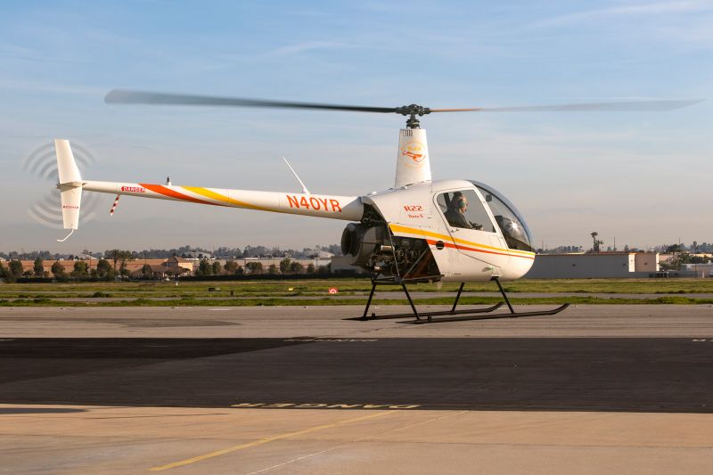 ▲日前一架 Robinson-R22 直升機於淡水地區違法飛行，引發社會關注，民航局今（ 13 ） 日透露，全台至少還有 6 架有違法活動紀錄的直升機。（圖／翻攝自Robinson官網）
