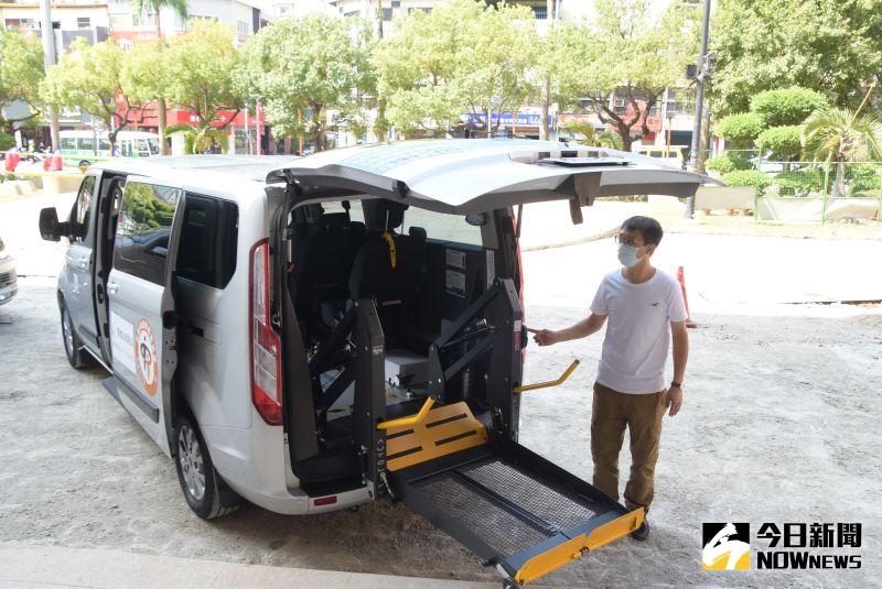 ▲彰化長照車目前有92輛,搭乘跨區大車隊可往返中投雲22家大型醫療院所。(圖/記者陳雅芳攝,2020.10.14)