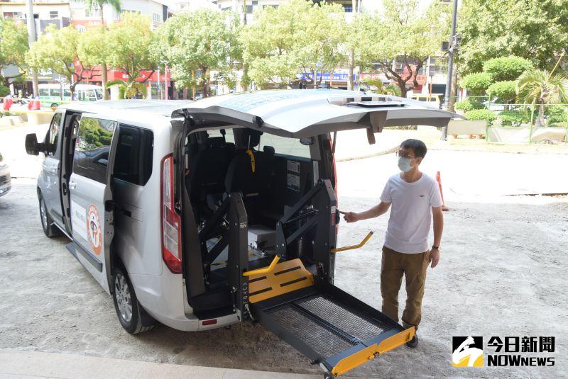 ▲彰化長照車目前有92輛，搭乘跨區大車隊可往返中投雲22家大型醫療院所。（圖／記者陳雅芳攝，2020.10.14）