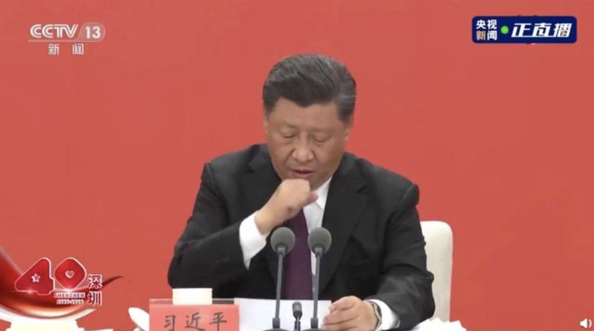 ▲習近平在深圳演說時不斷咳嗽。（圖／翻攝自央視直播）
