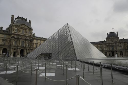巴黎羅浮宮驚傳搶劫！博物館急關　9件珠寶遭竊
