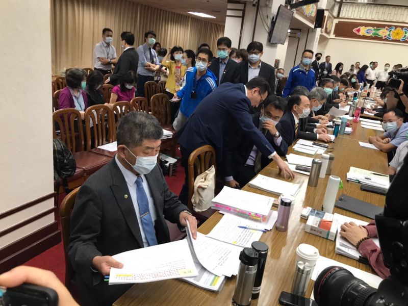 ▲衛福部長陳時中今(15)日出席立法院福衛環委員會。(圖/記者賴志昶攝)