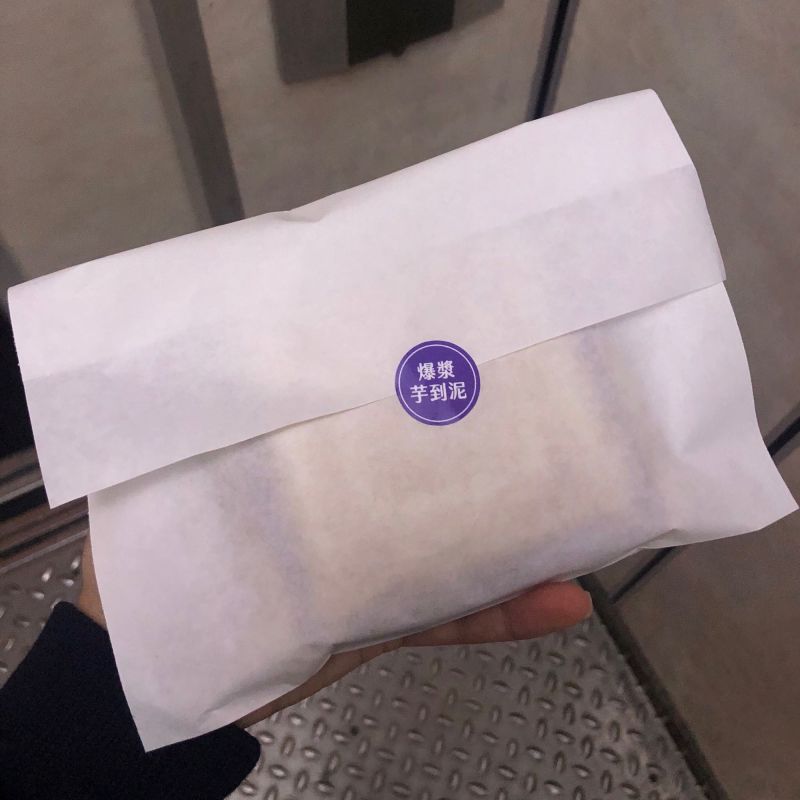 ▲網友分享自己在超商買到現做的熱壓吐司。(圖/翻攝Dcard)