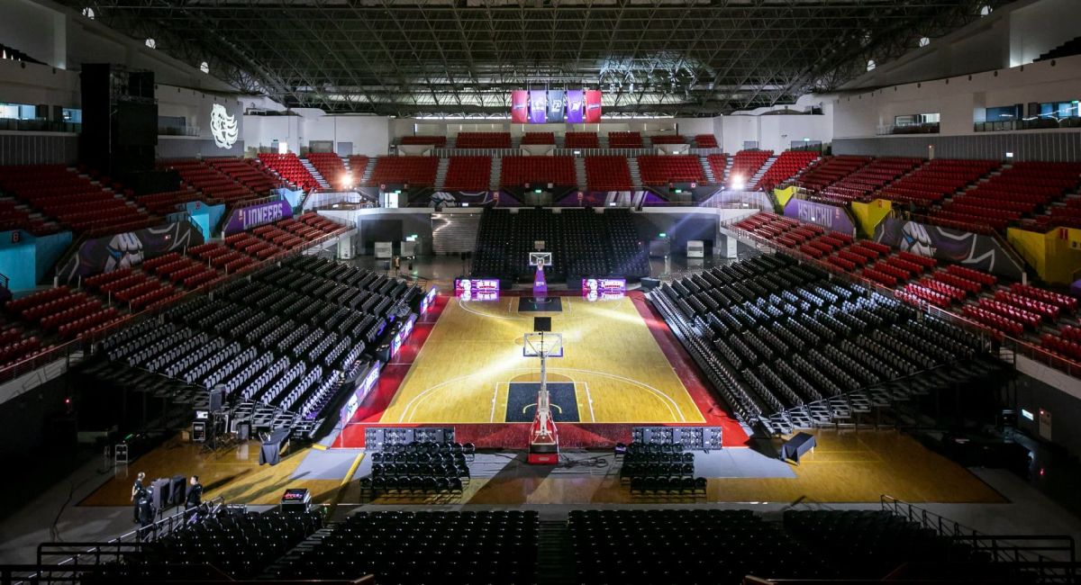 ▲新職籃聯盟新軍P.League+新竹攻城獅耗資1500萬新台幣整修新竹縣立體育館，引進NBA等級設施，不僅球員有感，球迷也能享受。（圖／取自Hsinchu Lioneers 新竹攻城獅粉絲專頁）