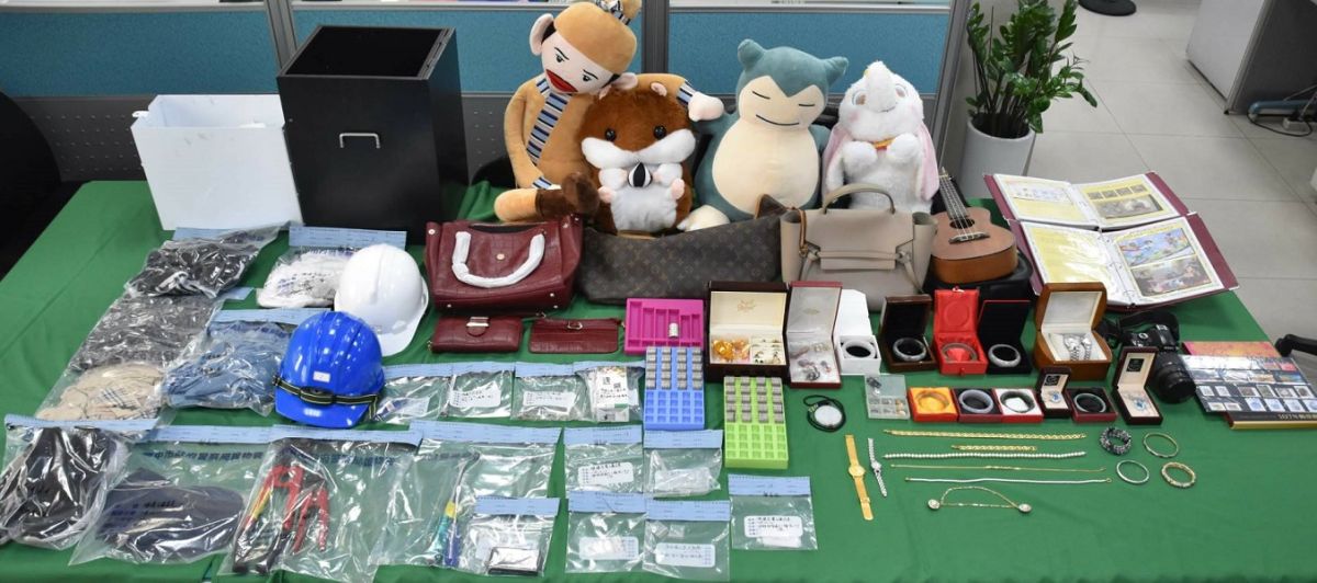 ▲台中警方破獲娃娃機店竊盜集團，起出贓物(圖/記者鄧力軍翻攝)
