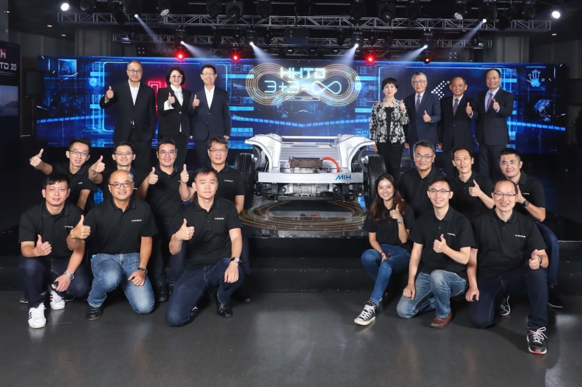 ▲鴻海科技日上，研究院發佈初步成果，董事長劉揚偉表示要創造前瞻經濟環境，幫年輕人「搶錢」。圖為科技日展場。（圖／鴻海提供）