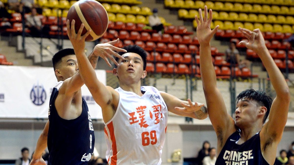 ▲璞園分兩聯盟打，球員面臨短缺，還有傷兵出現，挑戰賽以71:106慘敗給中華白，璞園新秀盧峻翔無法出戰P聯盟。（圖／中華籃協提供）