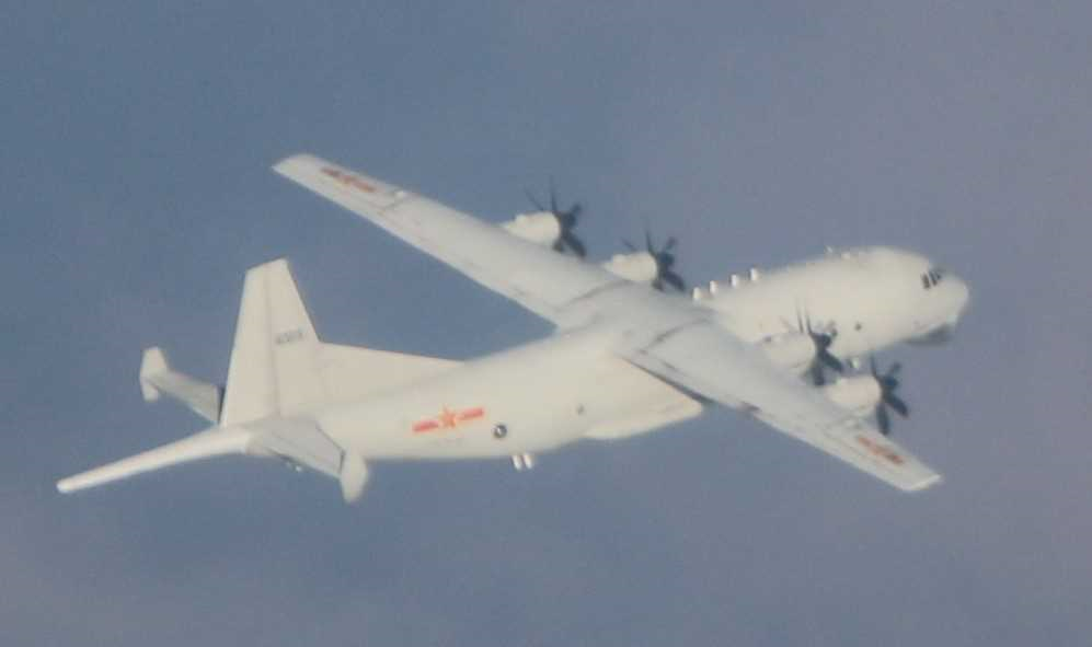 ▲共軍運8反潛機 （Y-8 ASW）一架次進入台灣本島與東沙島之間防空識別區。(圖／國防部提供.2020.10.17)