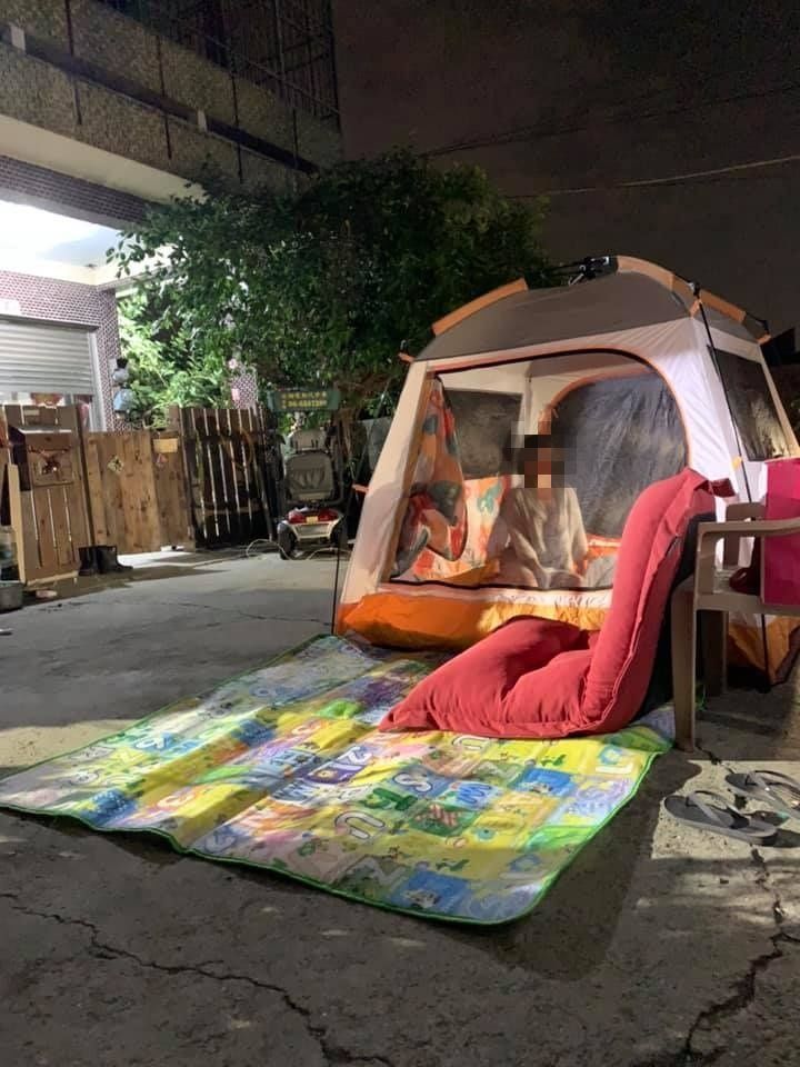 ▲網友認為在建築物旁更危險。(圖/翻攝自《我是新營人》