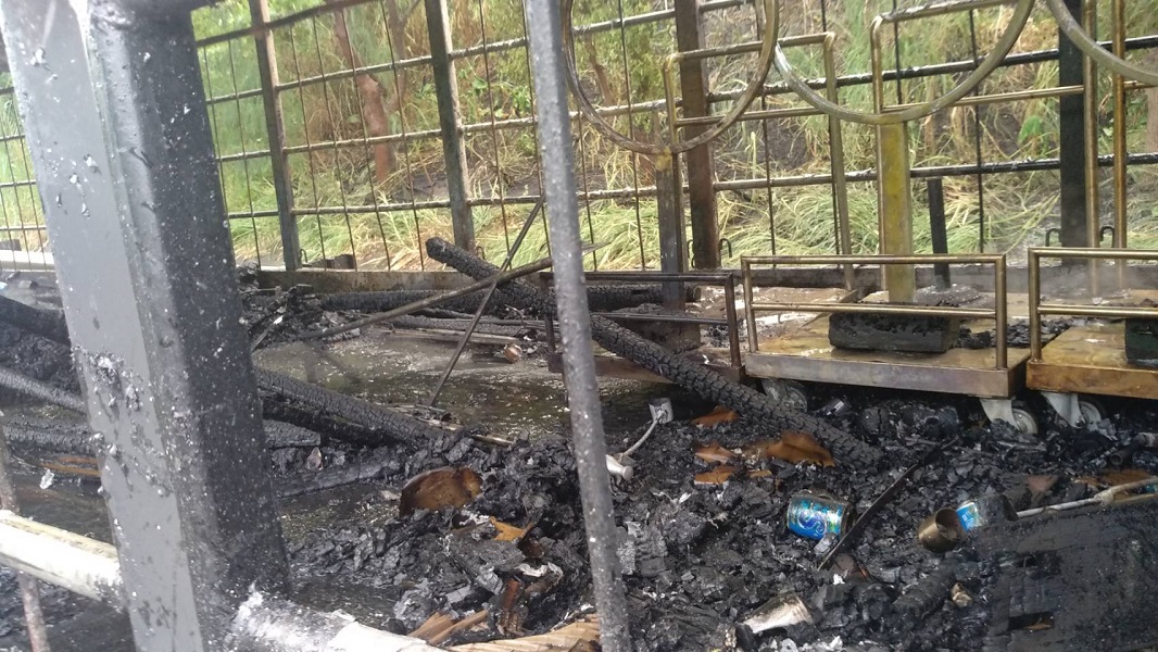 ▲發生火警的神轎全毀。(圖／記者陳惲朋翻攝）