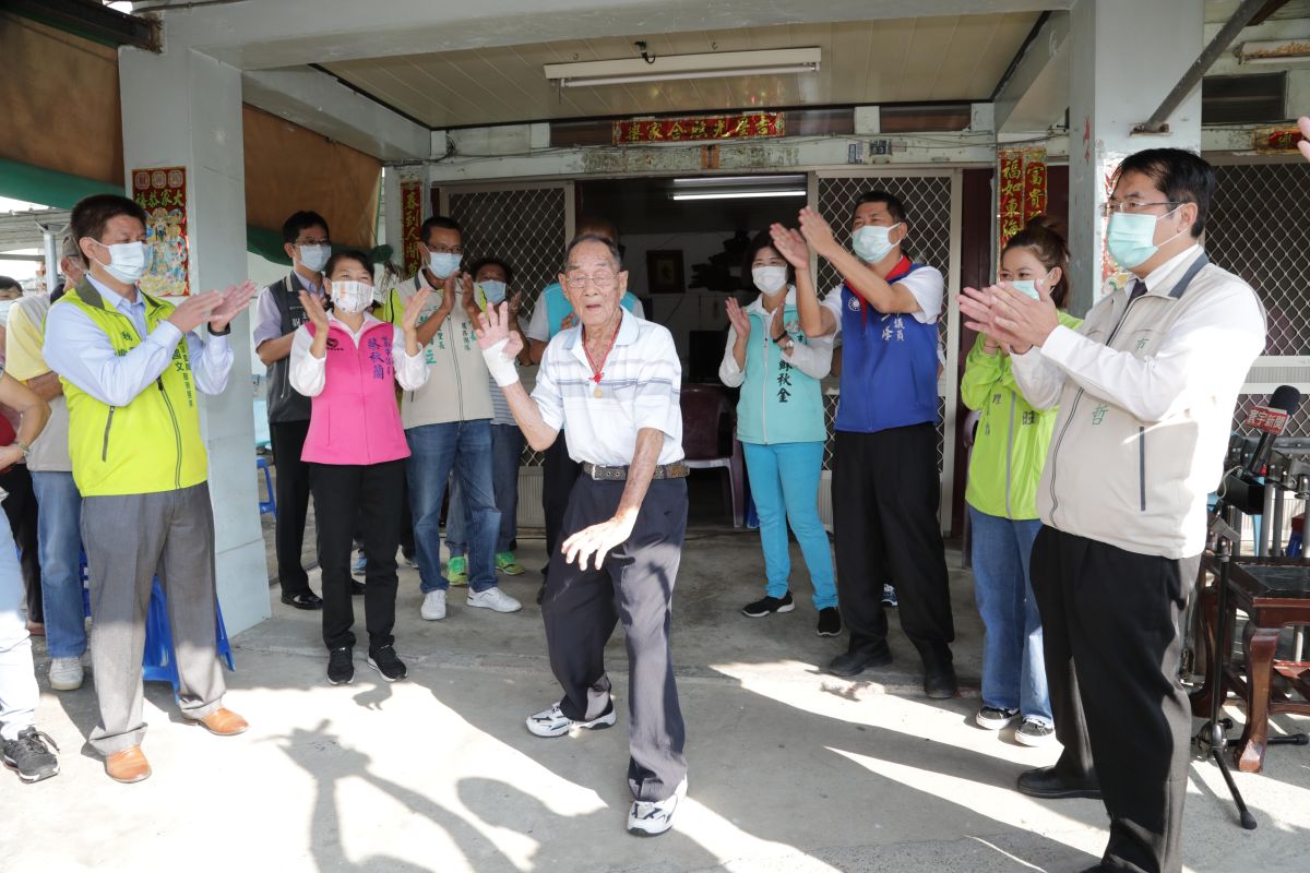 ▲黃金從爺爺雖已高齡百歲，打起拳來依舊矯健有勁，虎虎生風（圖／記者林怡孜攝，2020,10,19）