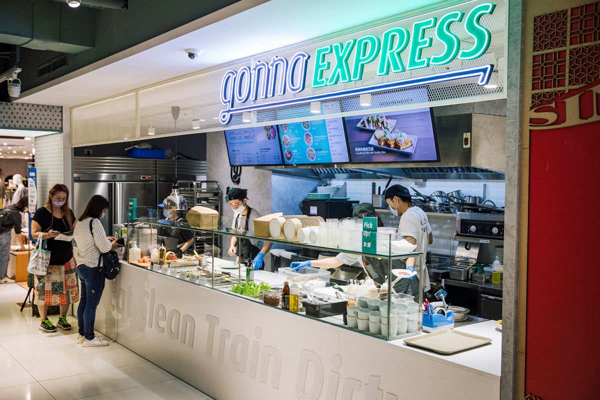 ▲主打「快速慢食」（slow fast food）的健康餐飲品牌，10月12日也正式在忠孝SOGO美食街插旗新副牌。（圖／業者提供）