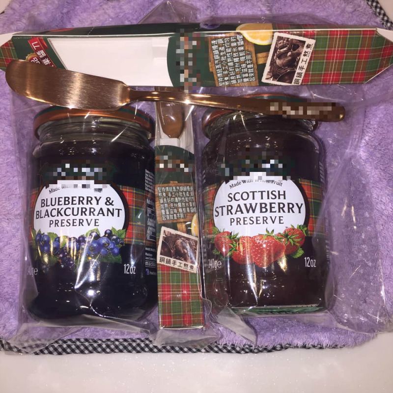 ▲全聯果醬附贈金色的不繡鋼抹刀，貼文引發熱議。（圖／翻攝自臉書《我愛全聯-好物老實說》）