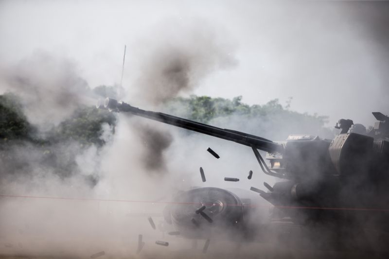▲空軍防空暨飛彈指揮部射擊競賽,官兵操作35快砲戮力爭取單位榮譽。(圖/軍聞社提供)