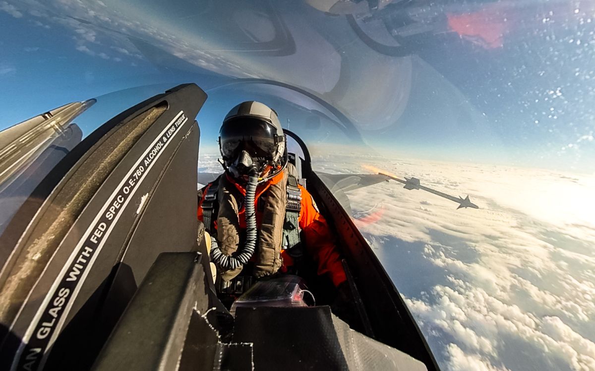 ▲空軍天龍操演中，F-16戰機飛行員發射響尾蛇飛彈。（資料照／軍聞社提供）