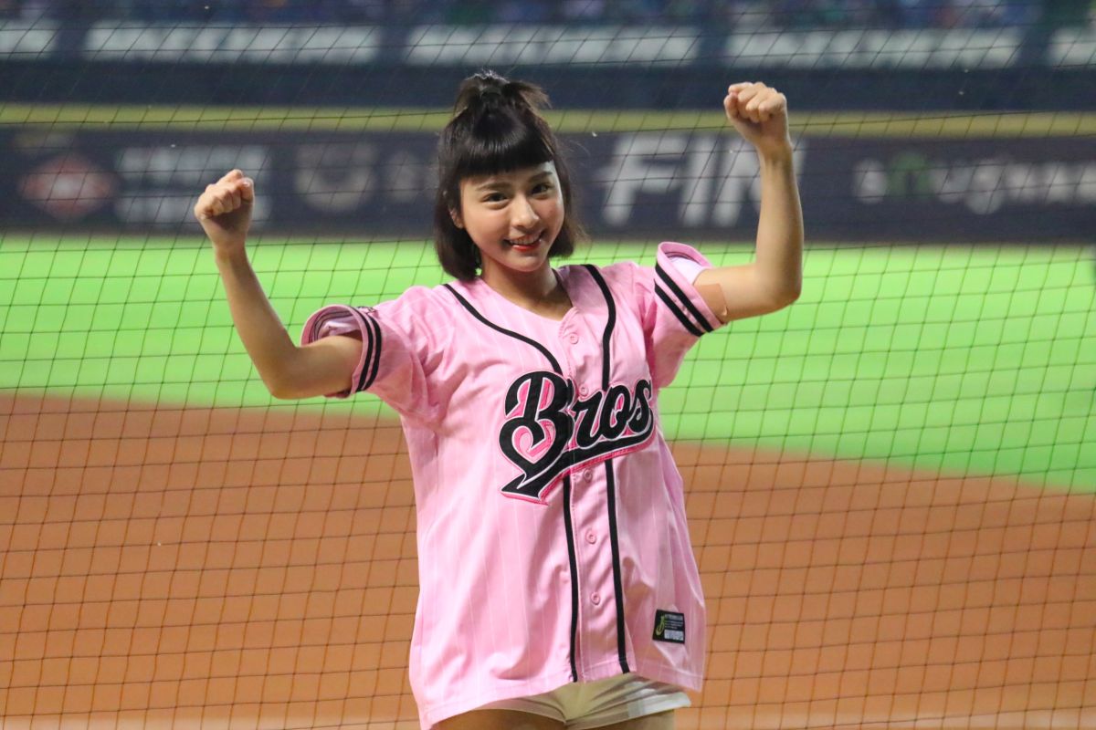 ▲中信兄弟PS女孩峮峮在小鬼過世後首度復出（圖／中信兄弟提供)