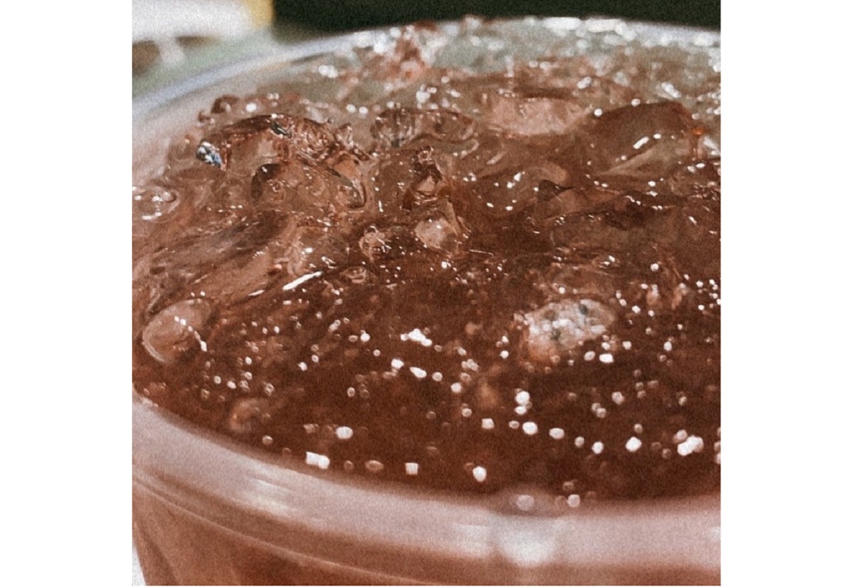 ▲一名男網友分享，朋友點了一杯特殊口味的「懷舊飲料」，讓他相當不解，不禁直問「到底誰會買？」結果全場一看竟紛讚：超好喝！（示意圖／翻攝自《357奶蓋綠》臉書）