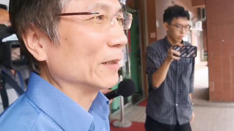 ▲針對J女指控他射後不理，詹江村今天到分局對女粉絲提告。（圖／記者李春台翻攝）