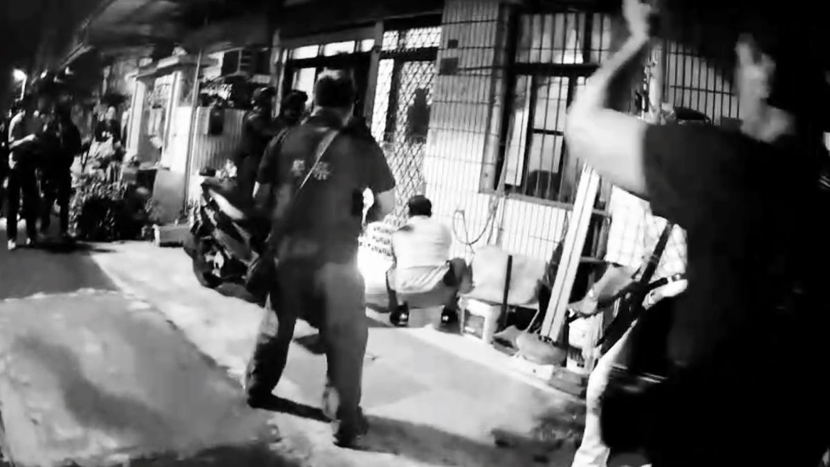 ▲ 警方上門強勢攻堅。（圖／記者郭俊暉翻攝）