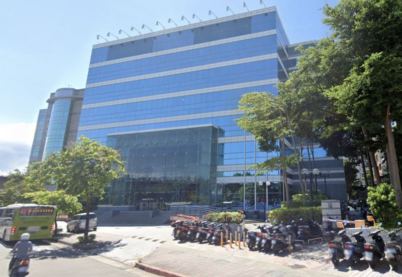 ▲國家通訊傳播委員會NCC於26日將召開中天電視台換照案聽證會,引起各界關注。圖為中天電視台所在的時報廣場大樓。(圖/翻攝自Google)