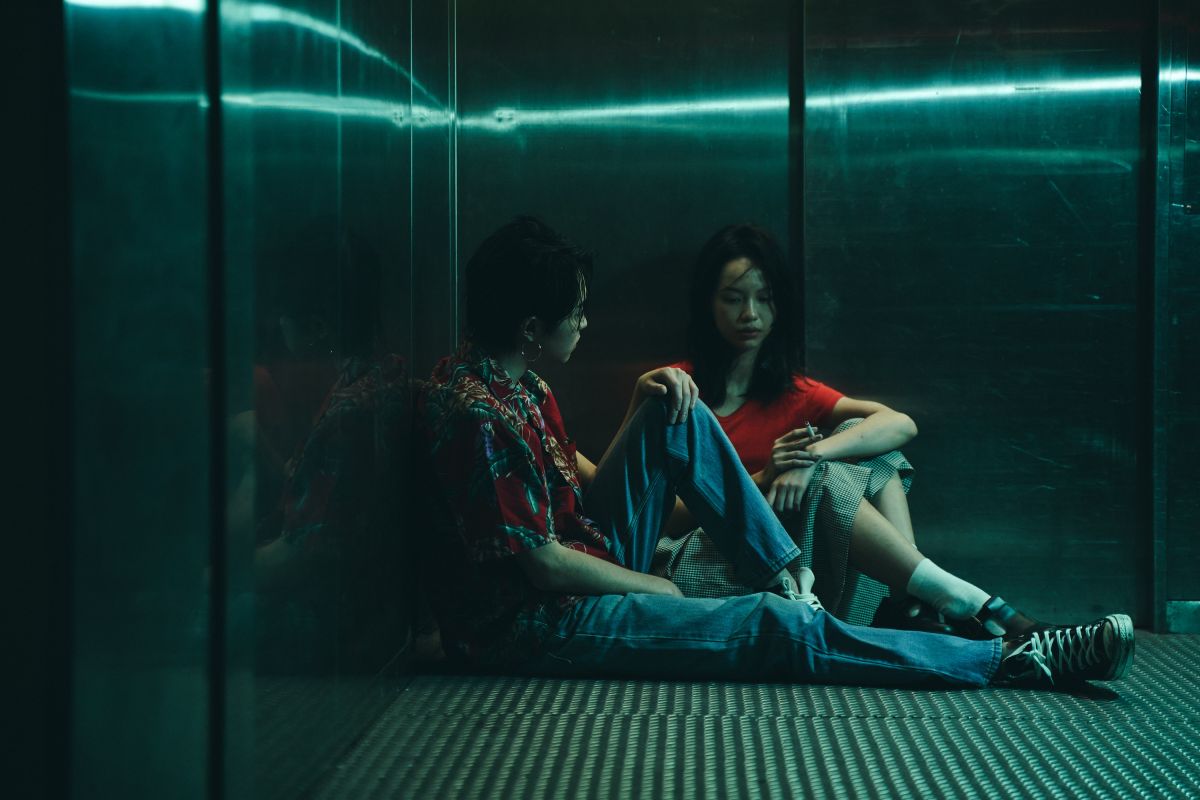 ▲許含光（左）自爆酒後事蹟。（圖／好多音樂提供）