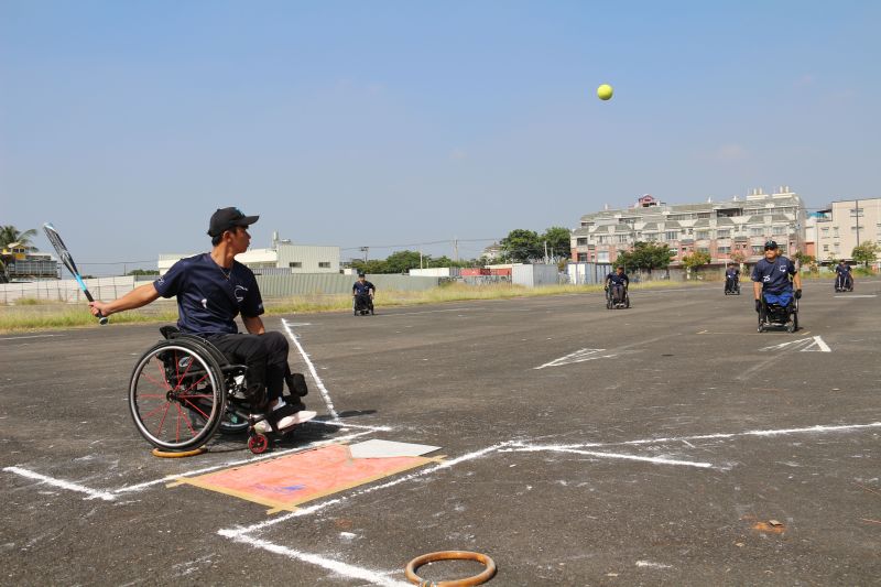 推廣輪椅運動！黃俞榕發起身障壘球　盼身障朋友重回社會
