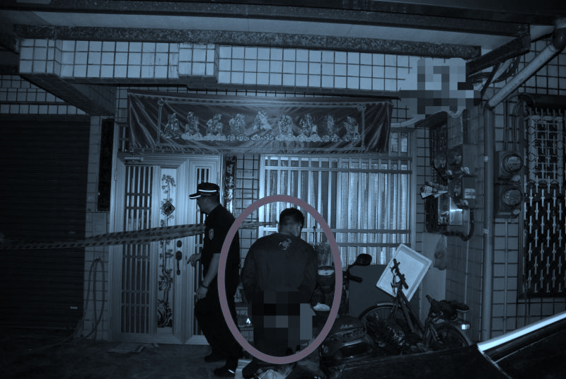 ▲李嫌情緒相當不穩定,無法接受訊問。(圖/記者陳聖璋翻攝)