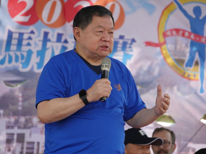 ▲徐旭東火力全開:「有民意代表說應該要關掉遠東化纖一個月再慢慢開,說這句話的人應該要槍斃、不可以的……..」(圖/記者金祐妤攝,109.10.24)