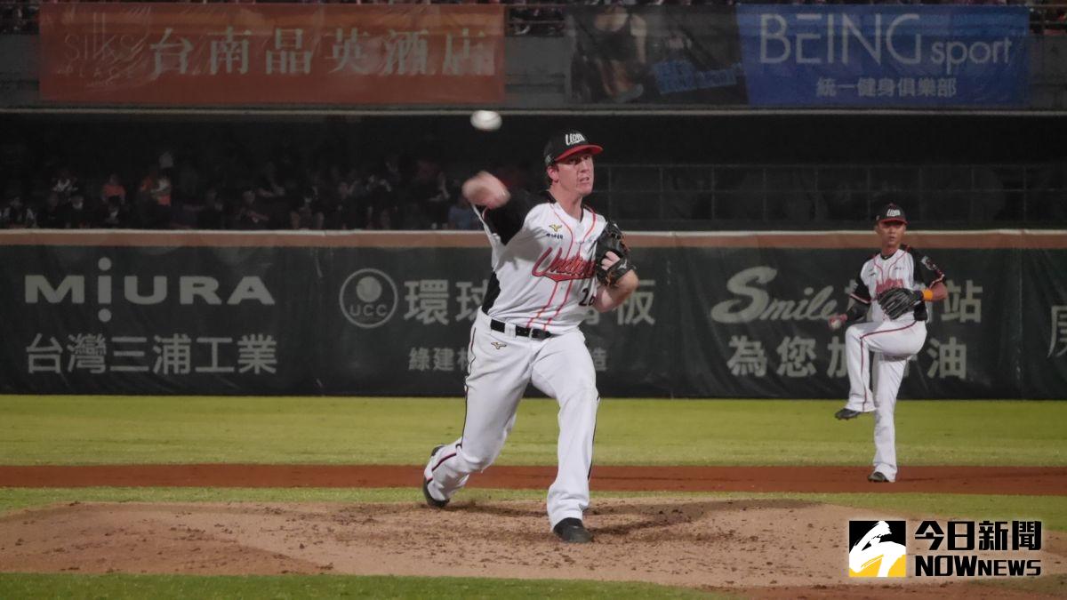 ▲泰迪成功壓制中信兄弟。（圖／吳政紘攝）