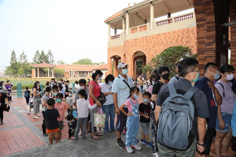 ▲租稅活動及比賽，透過網路有獎徵答、園遊會或結合兒童劇團等，培養民眾租稅觀念。(圖／嘉義縣政府提供）