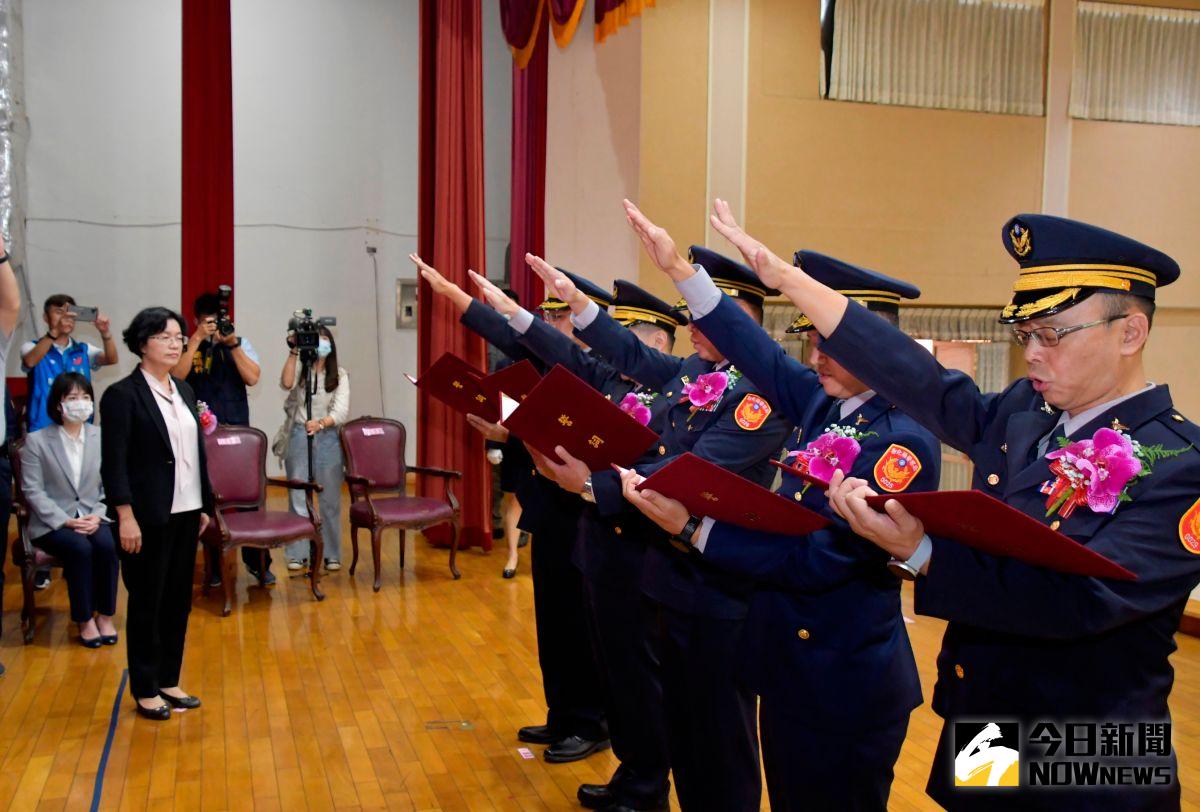 ▲彰化縣警察局舉行彰化、員林、北斗、溪湖及芳苑分局卸、新任分局長聯合交接典禮，縣長王惠美監誓，並歡迎新生力軍加入縣府團隊。（圖／記者陳雅芳攝，2020.10.26）