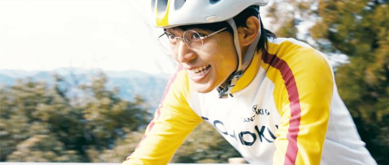 「國寶級帥哥」騎淑女車飆車 畫面有夠萌!