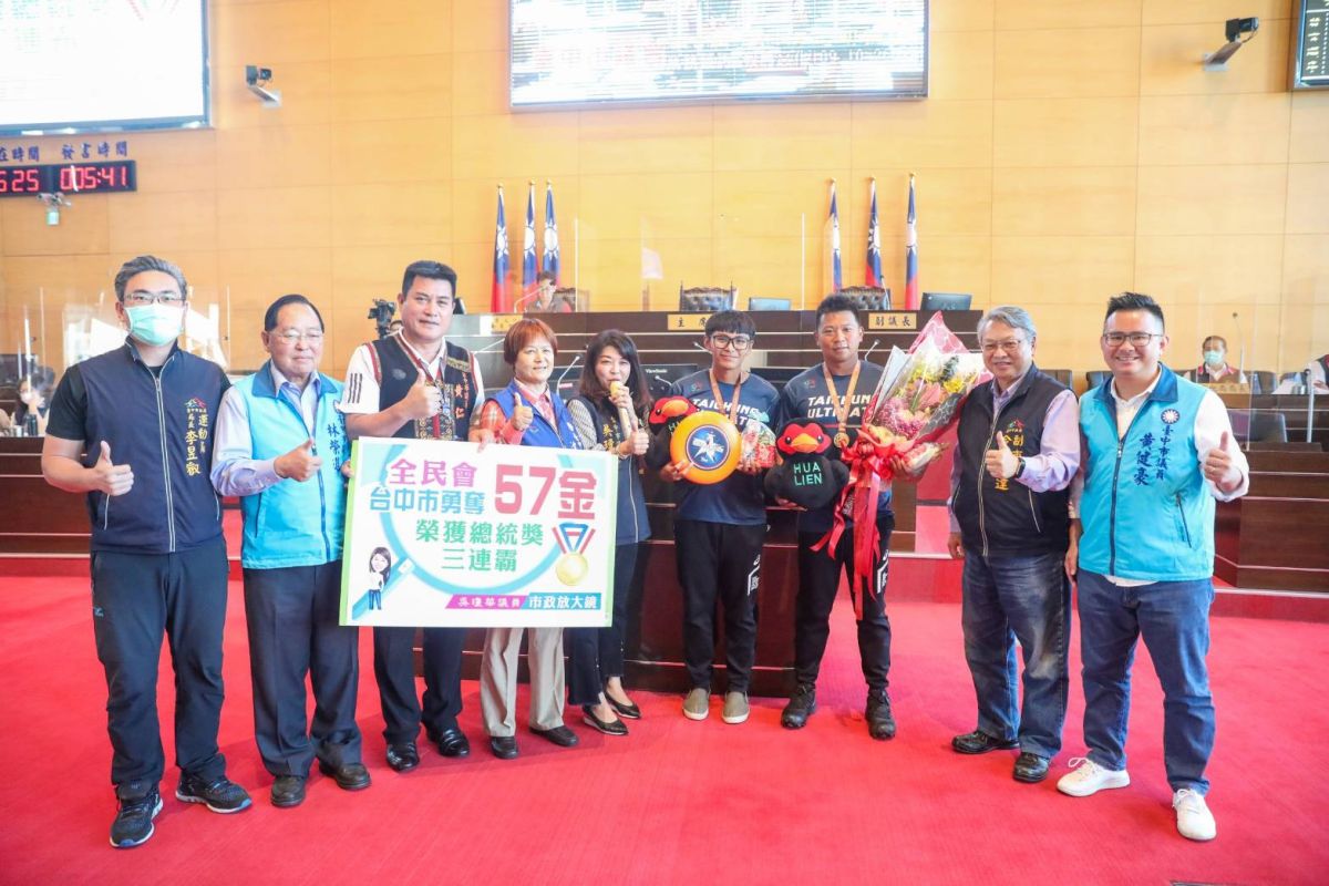 ▲全民運動會落幕，台中代表隊拿下全國第一名總統獎，議員業務質詢時，大力肯定選手優秀表現及市府付出(圖／柳榮俊攝2020.10.26)