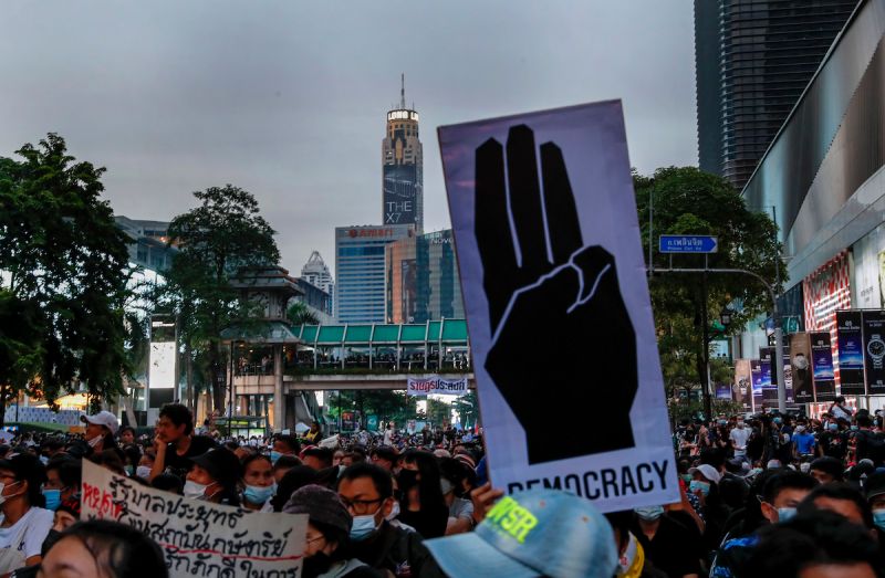 ▲泰國近期爆發2014年以來最大規模的反政府示威，年輕學子抗議活動中透過電影、動漫等流行文化，發揮創意提出民主改革的訴求。（圖／美聯社／達志影像）