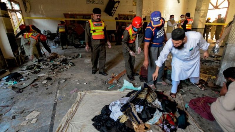 ▲巴基斯坦北部城市白沙瓦 1 所宗教學校 27 日上午驚傳爆炸，造成多人死傷。（圖／翻攝自半島電視台）