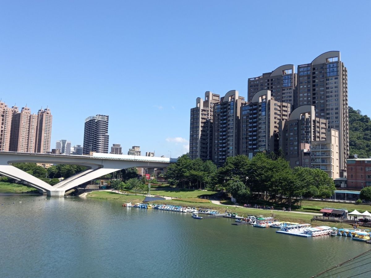 ▲新店擁有景觀，且交通方便等，是吸引北市人口移居的部分原因。（圖／NOWnews資料照） 