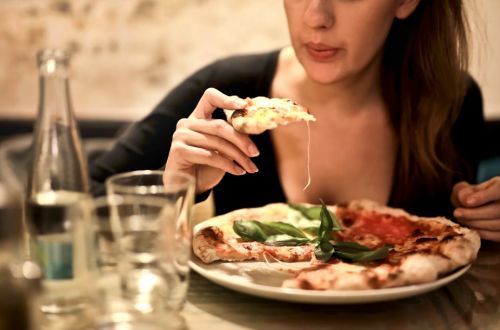 「32歲不暈船，但暈碳」？醫揭原因：不是單純吃太飽　冬天更容易
