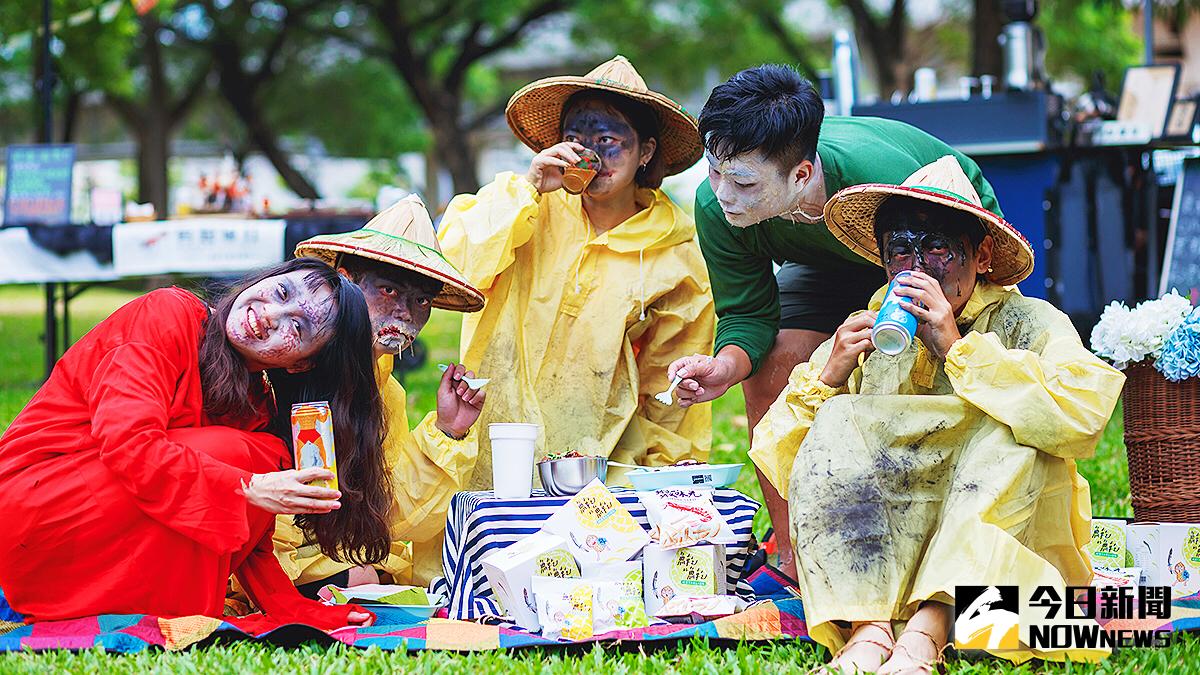 ▲ 駁二藝術特區別出心裁以海派台灣味萬聖節為主題，推出「嬉啤派對-哭妖祭」。（圖／記者陳美嘉攝，2020.10.28）