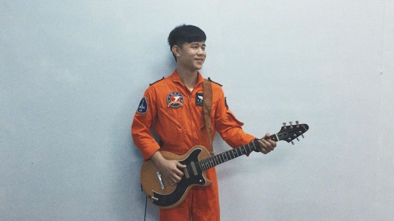 ▲國軍F-5E戰機失事,飛官朱冠甍上尉跳傘逃生,卻仍在送醫後不治身亡。(圖/翻攝自虎團Tiger Band IG)