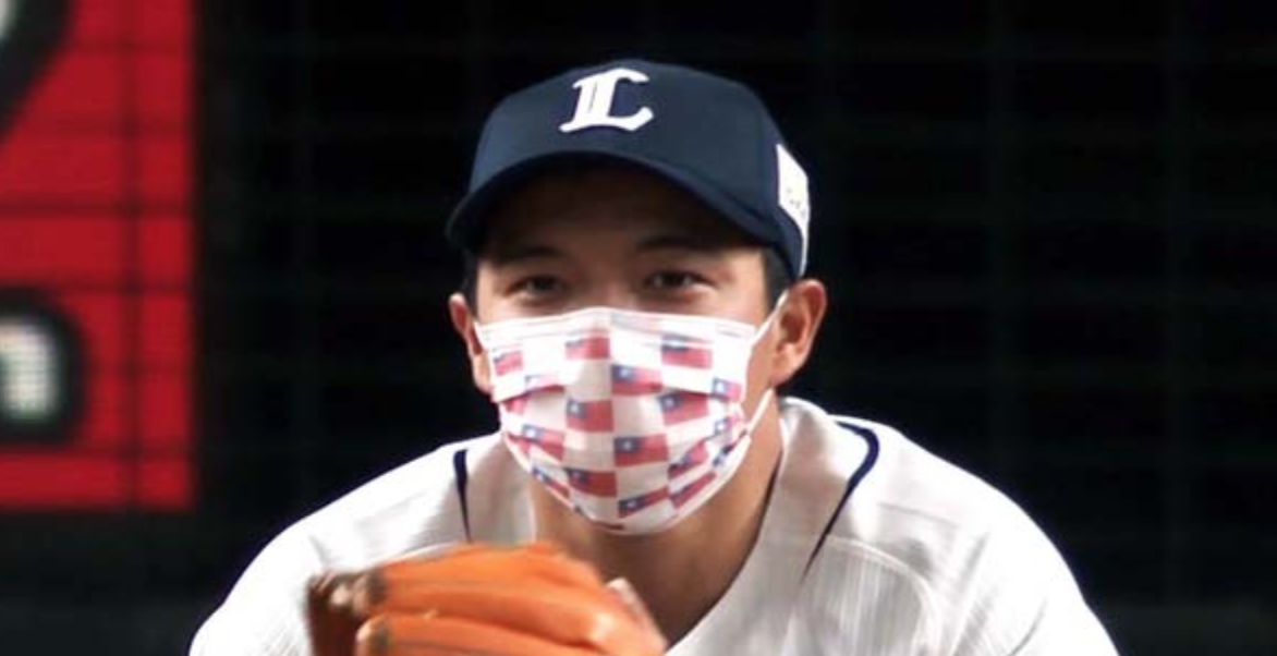 ▲吳念庭戴上台灣口罩（西武隊提供）