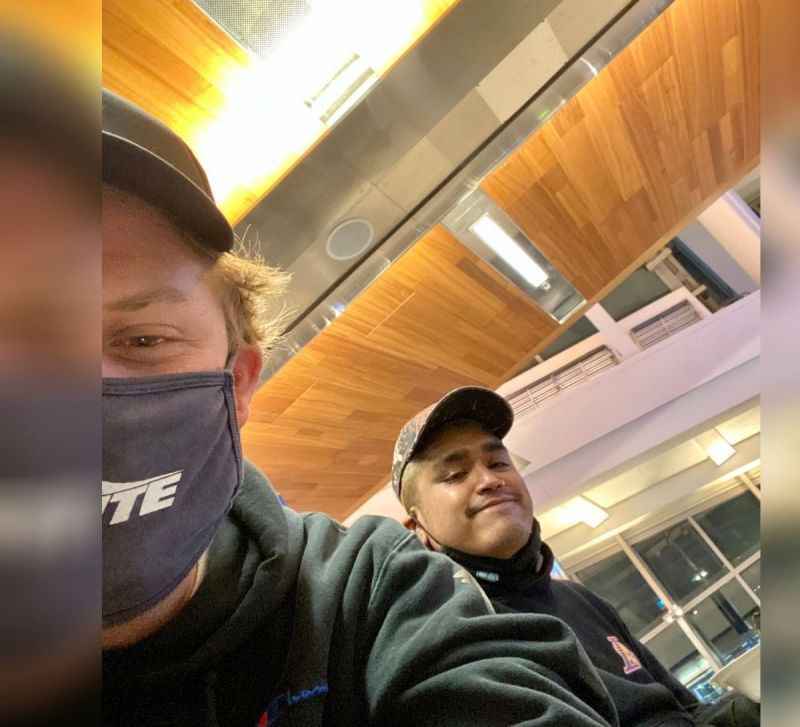 週二,美國知名DJ貼出機場登機照,並公布目的地是台灣,吸引粉絲關注。