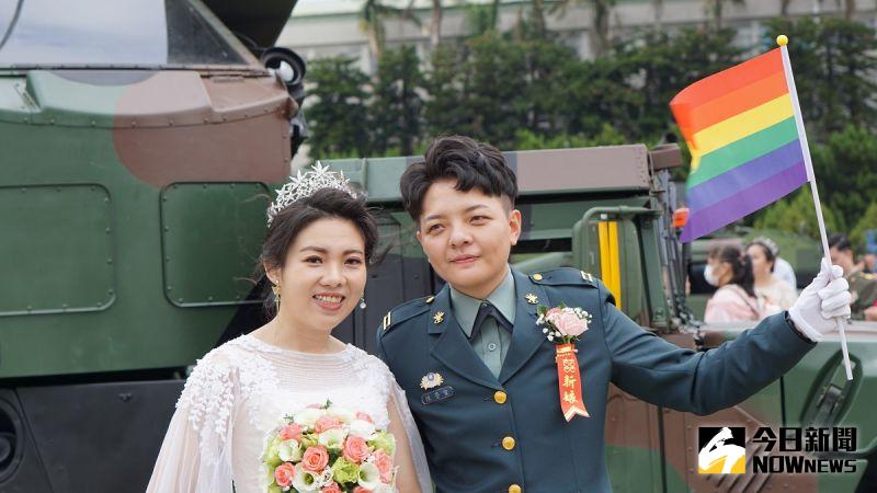 ▲國軍同婚新人陳瑩宣與李沴稹是大學同學,認識2年後決定從朋友變成戀人。(圖/記者呂炯昌攝.2020.10.30)
