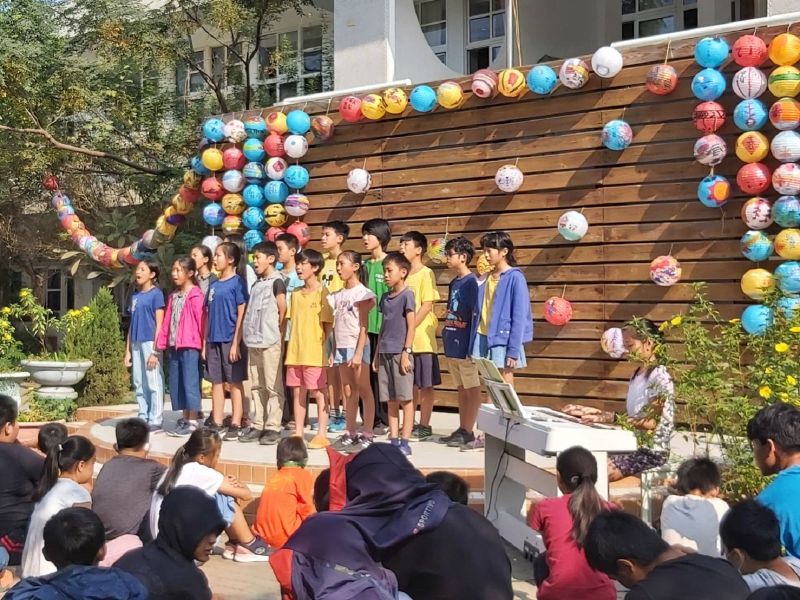 ▲褒忠鄉公所今日在潮厝華德福教育實驗小學進行彩繪燈籠的頒獎。(圖/記者洪佳伶攝,2020.10.30)