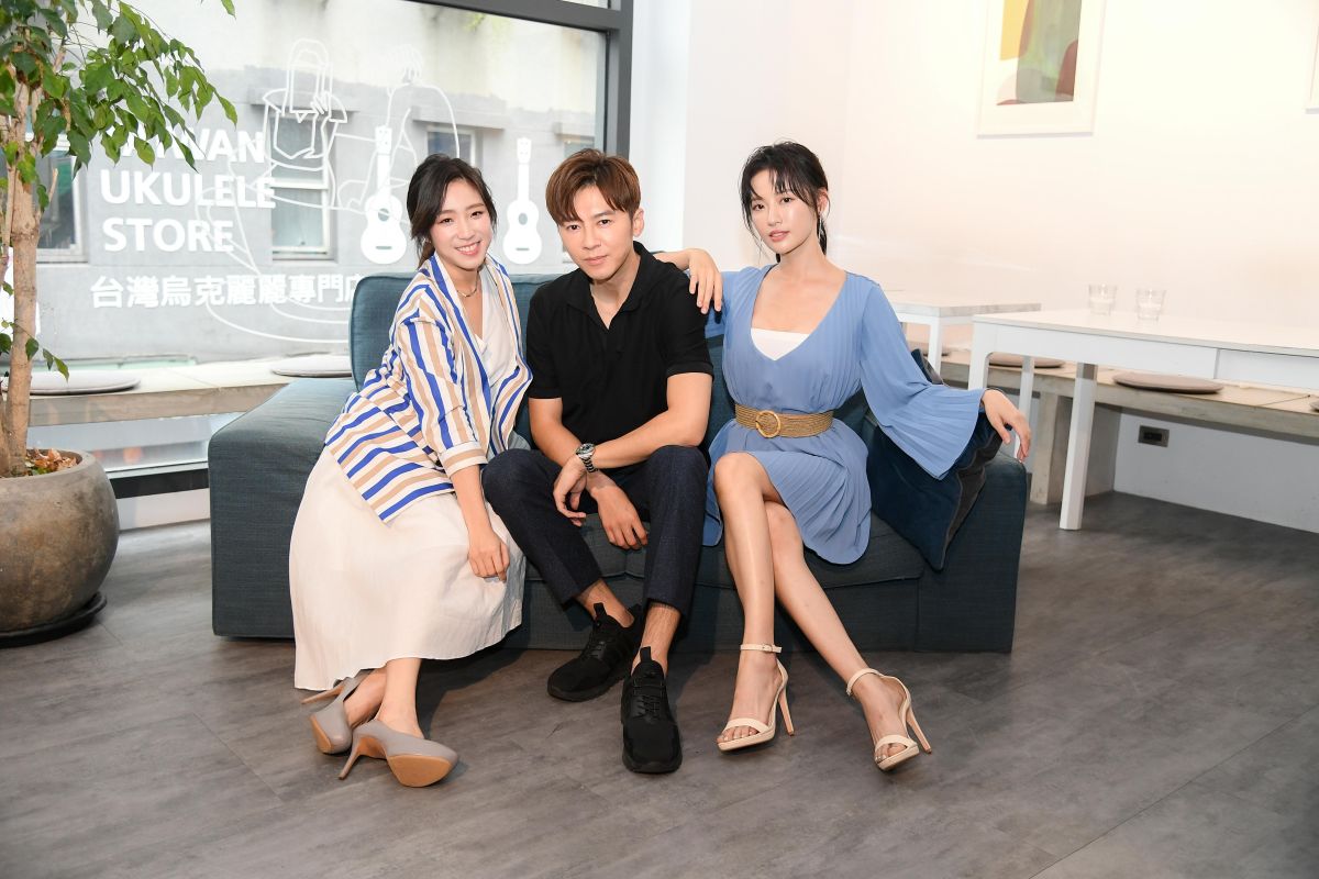 ▲「狼人殺女神」梁以辰（右）在劇中造型火辣。（圖 / 三立提供）