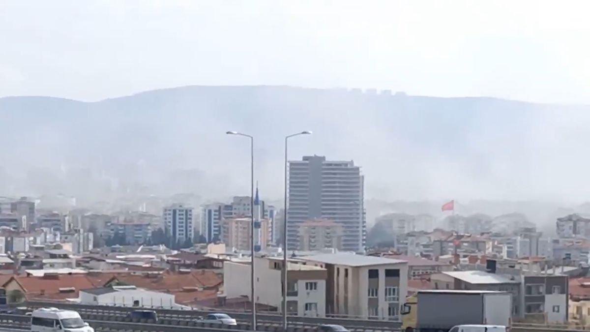 ▲伊茲米爾當地民眾拍下地震當時情況。（圖／翻攝推特@Murad28526200）