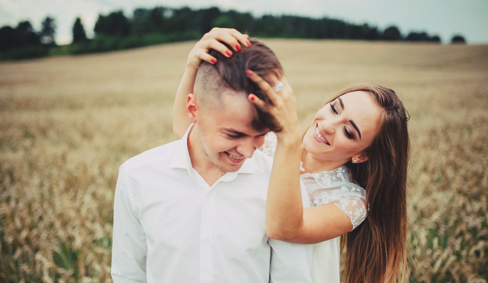  ▲放在口袋裡的愛情，也要食人間煙火。（圖／Shutterstock）