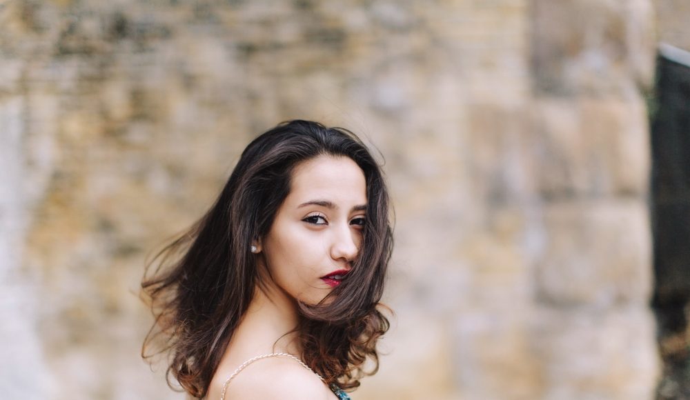  ▲一名33歲中國女假扮22歲香港學生做陪遊，在新加坡被逮捕。（示意圖／Pixabay）