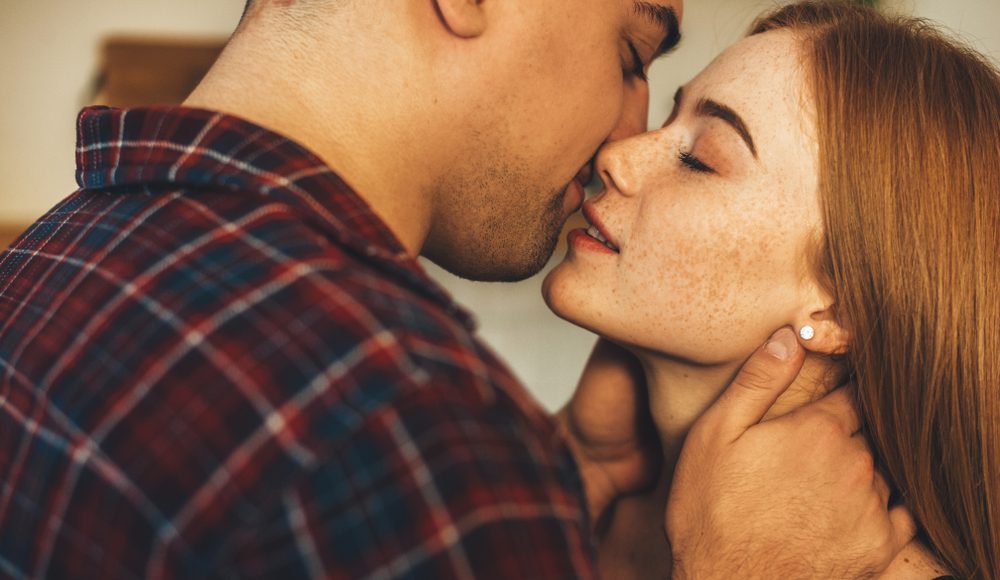  ▲儀式感太強的戀愛舉動，有時只是一種表演。（圖／Shutterstock）