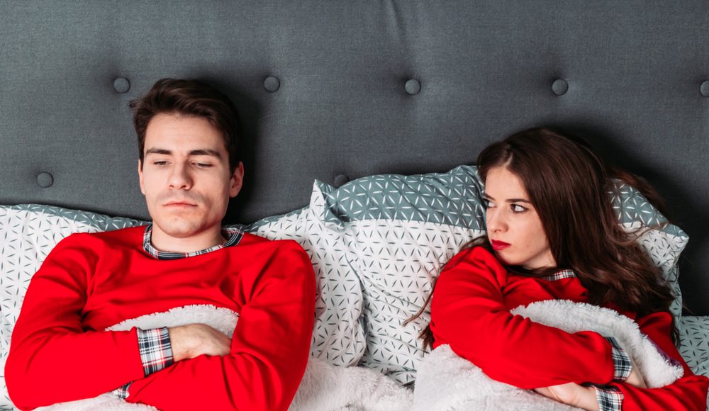  ▲處心積慮也好，意外發現也罷，現在橫豎就是發現另一半的「秘密」了，該要怎麼辦？（圖／Shutterstock）